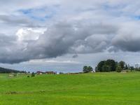 Am Ende des Rundweges mit herannahenden dunklen Wolken